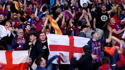 Barcellona, pugno duro per i saluti nazisti a Parigi: sospesi i tifosi colpevoli