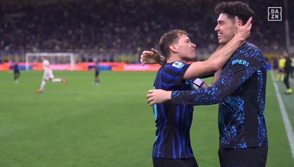 Inter-Roma, Barella torna al gol e va subito a cercare Bastoni in panchina: bell’abbraccio tra i due- immagine 3