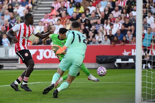 BRENTFORD, ENGLAND - AUGUST 08: Grant-Leon Ramos, attaccante del Borussia Moenchengladbach, segna il suo primo gol con il club in amichevole contro il Brentford and Borussia Moenchengladbach. (Foto di Alex Broadway/Getty Images) Armenia