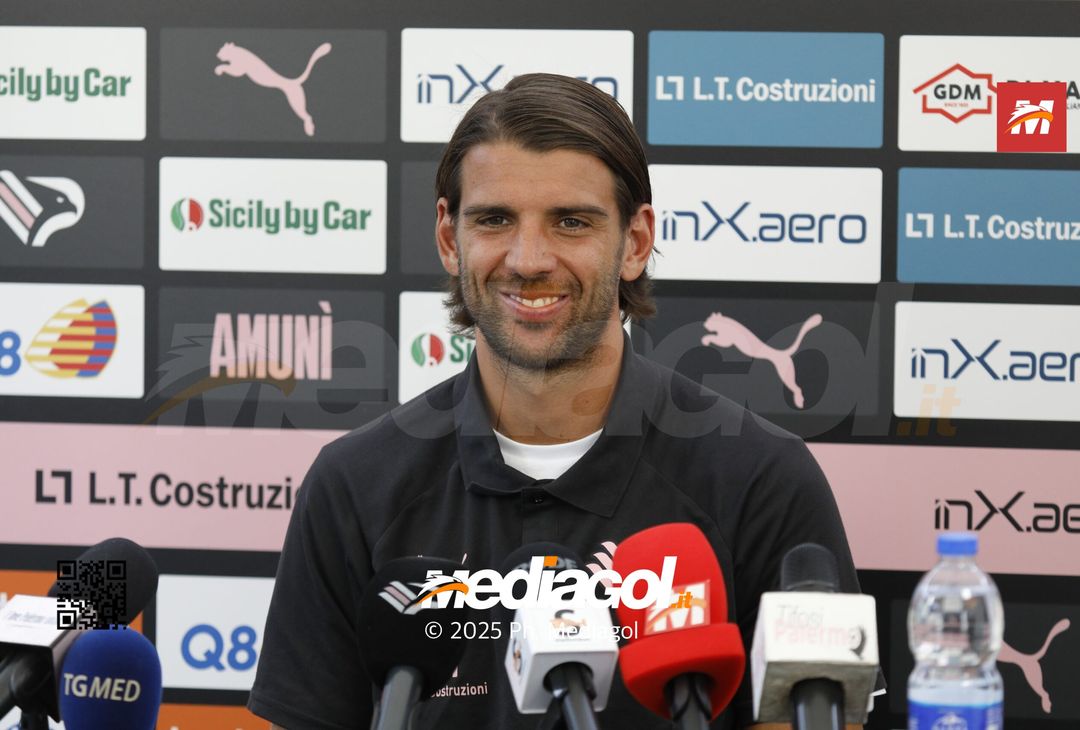 FOTO, Ceccaroni: sorrisi e promesse in conferenza stampa - immagine 3