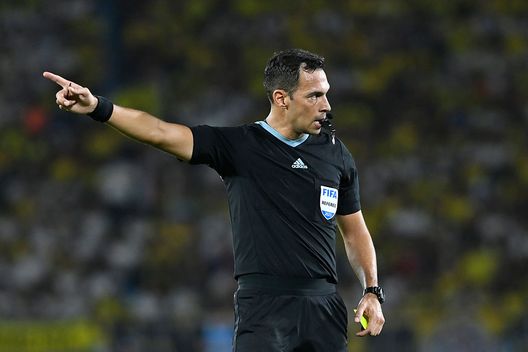 Caos in Deportivo Madryn-Estudiantes: lancio di pietre, invasione e fischio finale anticipato- immagine 2