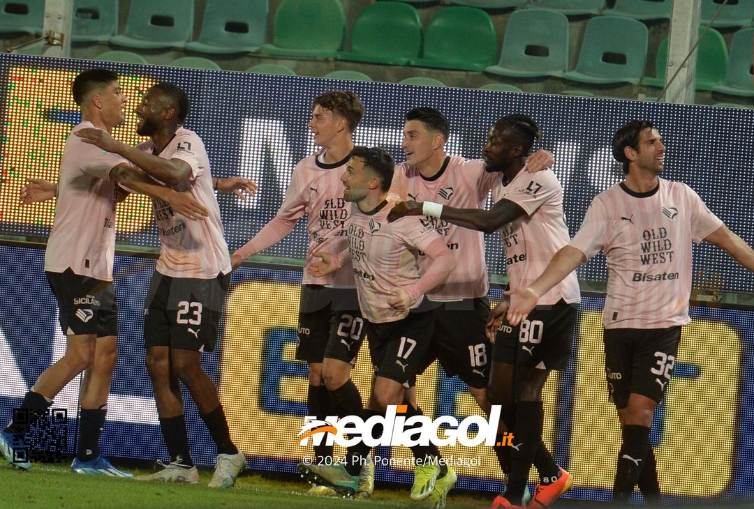 FOTO Palermo-Como 3-0, 25ª giornata Serie B 2023-2024 (GALLERY) - immagine 73