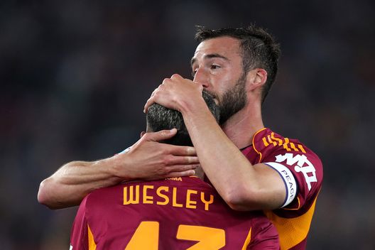 Roma show, poker vista Champions: Fiorentina schiantata 4-0. Gasp a -1 dalla Juventus- immagine 2