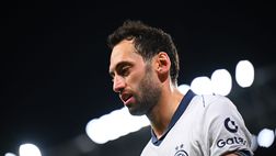 Inter, giallo pesante per Calhanoglu contro il Como: era diffidato, salta la prima del 25/26