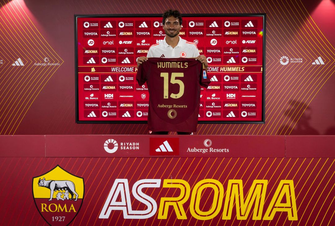 Roma, le prime immagini di Hummels con la maglia giallorossa – FOTO GALLERY - immagine 16
