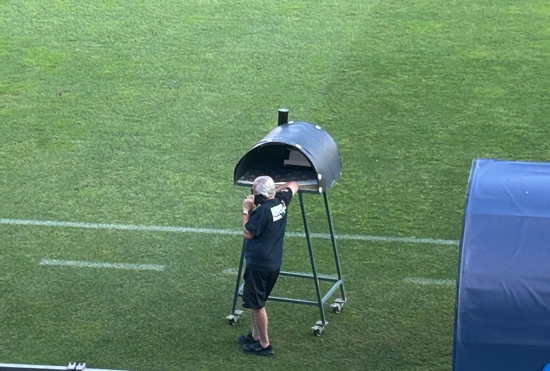 GALLERY ADL al telefono, i tifosi urlano: “Grande presidente! Prendi Lukaku!” - immagine 5