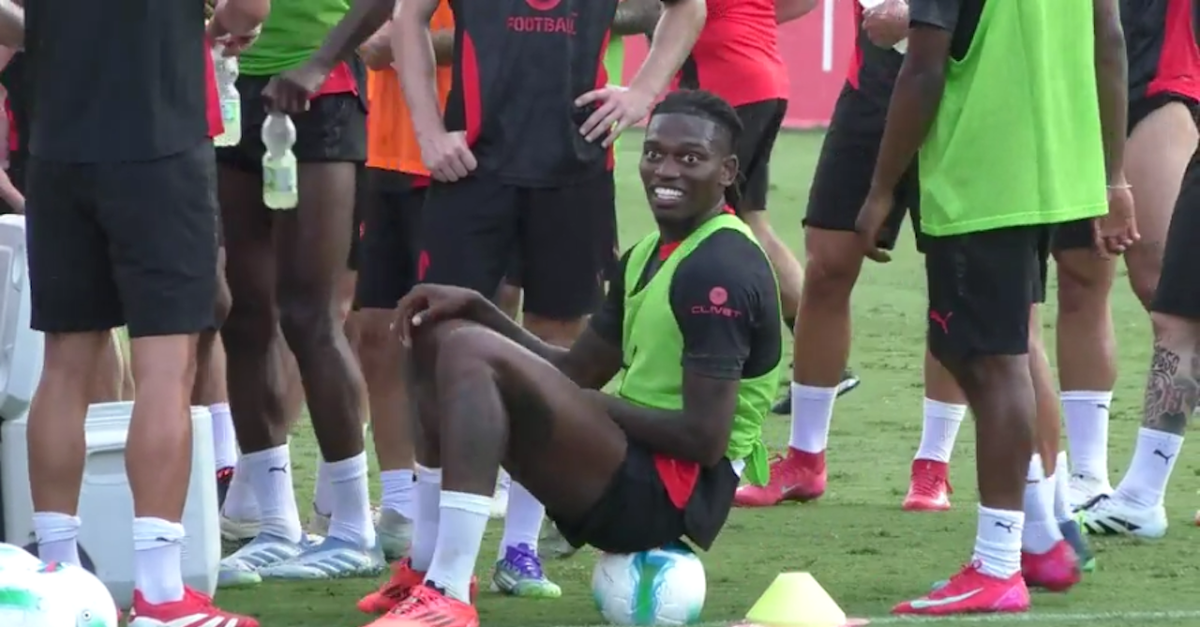 Allenamento Milan, Leao sorride ad Allegri. A Milanello si rivede … | VIDEO Allenamento Milan, Leao sorride ad Allegri. A Milanello si rivede … | VIDEO