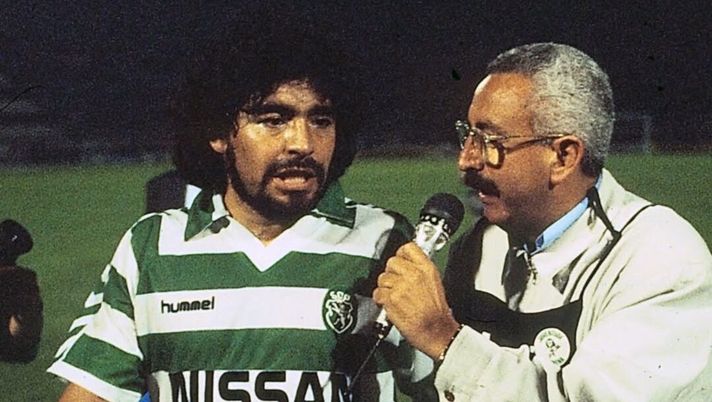 Il Napoli e lo Sporting presentano il match di domani sera con alcune foto da brividi raffiguranti Diego Maradona nell'ultimo scontro tra le due compagini nel 1989.