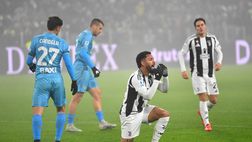 Juve, Vlahovic evita la figuraccia: Motta si salva col Venezia. Napoli a +7