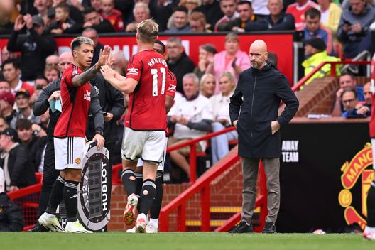 Hojlund esce e l’Old Trafford fischia ten Hag, il tecnico: “Non ha ancora i 90 minuti…”- immagine 2