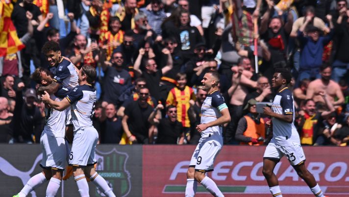REGGIO NELL'EMILIA, ITALY - APRIL 21: Valentin Gendrey of US Lecce celebrates after scoring the opening goal during the Serie A TIM match between US Sassuolo and US Lecce at Mapei Stadium - Citta' del Tricolore on April 21, 2024 in Reggio nell'Emilia, Italy.(Photo by Alessandro Sabattini/Getty Images) Scatto salvezza del Lecce, crolla ancora il Sassuolo: Ballardini rischia la Serie B - immagine 1
