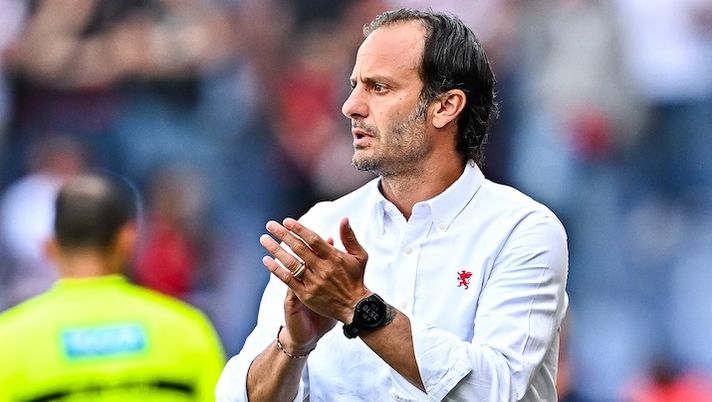 GENOA, ITALY - MAY 12: Alberto Gilardino, head coach of Genoa, reacts during the Serie A TIM match between Genoa CFC and US Sassuolo at Stadio Luigi Ferraris on May 12, 2024 in Genoa, Italy. (Photo by Simone Arveda/Getty Images) D.s. Genoa: “Gilardino ha firmato il rinnovo. Chiamate per Gudmundsson? Dico…” - immagine 1