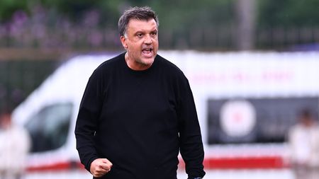 CREMONA, ITALY - SEPTEMBER 27: Giovanni Renna head coach of AC Milan celebrates victory after the Primavera 1 match between US Cremonese and AC Milan on September 27, 2025 in Cremona, Italy. (Photo by Luca Amedeo Bizzarri - AC Milan/AC Milan via Getty Images)