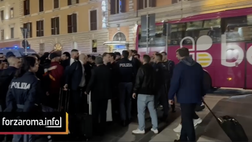 VIDEO – Duro faccia a faccia tra Pellegrini e i tifosi: la contestazione a Termini