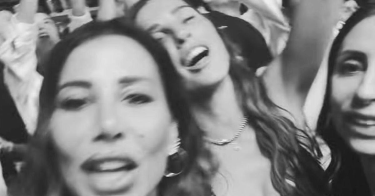 VIDEO / Enza, moglie di D’Ambrosio, si gode il concerto di Olly insieme alle sue amiche