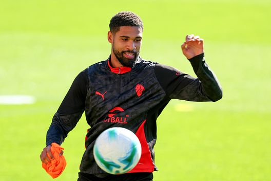 Ruben Loftus-Cheek oggi a Milanello (Photo by Giuseppe Cottini/AC Milan via Getty Images)  Loftus-Cheek sul campo oggi a Milanello: tutte le foto- immagine 2
