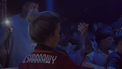 El Shaarawy, la compagna Ludovica Pagani al dj set con indosso la sua maglia