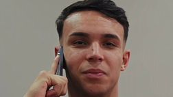 Giovane, il Napoli lo accoglie con un esilarante meme: “Pronto a cucinare” – VIDEO