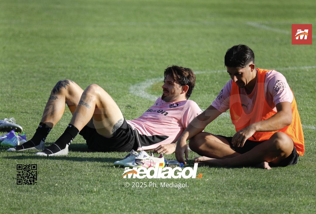 FOTO, allenamenti e contrasti al ritiro del Palermo - immagine 13