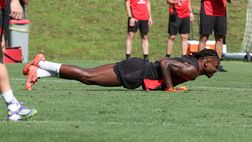 Oggi a Milanello: le flessioni di Leao, Tare con il Mister