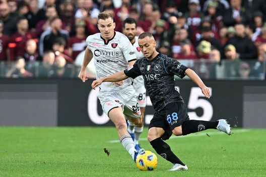 Raspa e Elmas, blitz nel derby dell’Arechi: Var silente, ok il secondo gol del Napoli- immagine 2