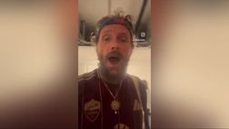 Jovanotti scatenato con la maglia della Roma: poi cita Antonello Venditti