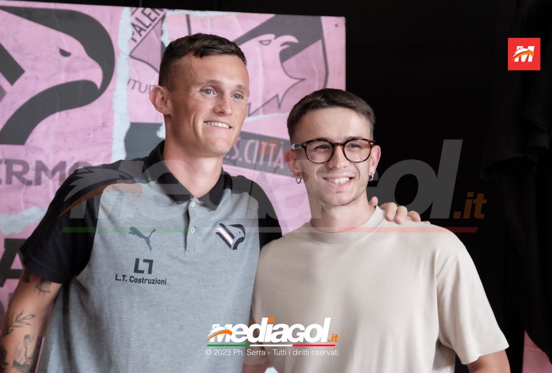 FOTO PALERMO: Liam Henderson incontra i tifosi allo Store Ufficiale (GALLERY) - immagine 69