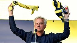 Valanga Mourinho: “Calcio in mano a fenomeni che ne sanno quanto io di fisica del’atomo!”