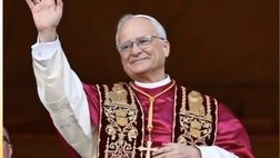 Fumata bianca e ironia social: Papa Leone XIV sembra Ranieri