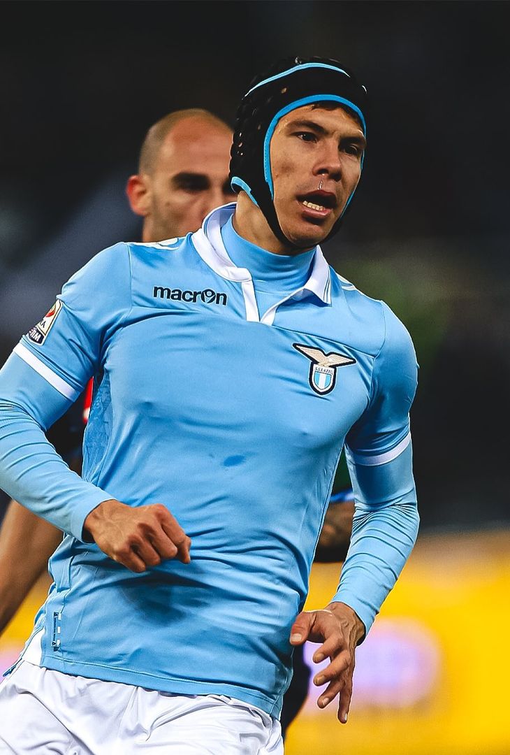 GALLERY La Serie A omaggia Lazio-Napoli: tutte sfide spettacolari tra queste squadre - immagine 9