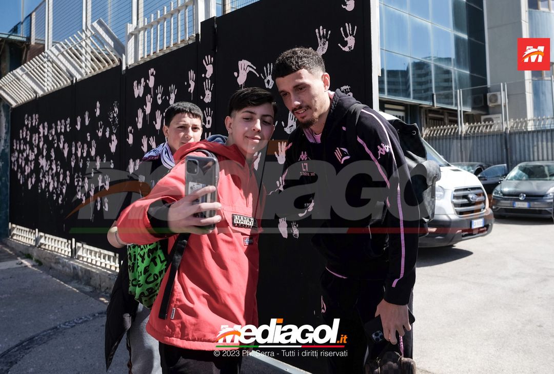 FOTO Cittadella-Palermo, la squadra in partenza dal “Renzo Barbera” (GALLERY) - immagine 16