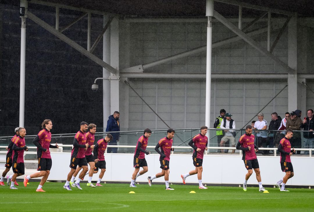 Roma, la seduta pomeridiana aperta ai tifosi al St. George’s Park – FOTO GALLERY - immagine 42