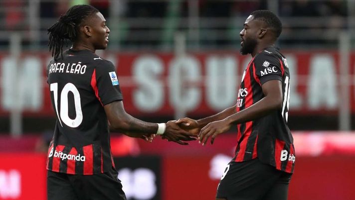 Il Milan è una famiglia: Leao lo dimostra sostenendo Fofana sui social