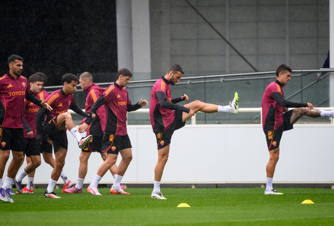 Roma, la seduta pomeridiana aperta ai tifosi al St. George’s Park – FOTO GALLERY - immagine 46