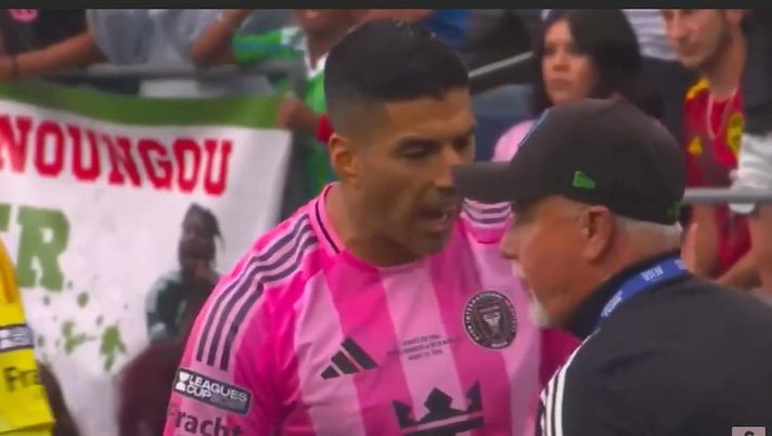 Maxi squalifica per Suarez: 6 turni di stop per sputo a un membro dello staff - immagine 1