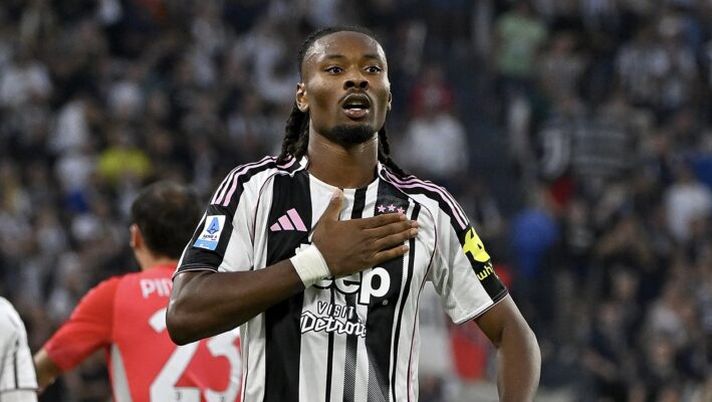 TURIN, ITALY - SEPTEMBER 13: Khephren Thuram of Juventus celebrates after scoring his team's third goal during the Serie A match between Juventus FC and FC Internazionale at Allianz Stadium on September 13, 2025 in Turin, Italy. (Photo by Filippo Alfero - Juventus FC/Juventus FC via Getty Images) Juve, la scelta tra Thuram e Koopmeiners. Tudor punta su Vlahovic, chi con Yildiz sulla trequarti - immagine 1