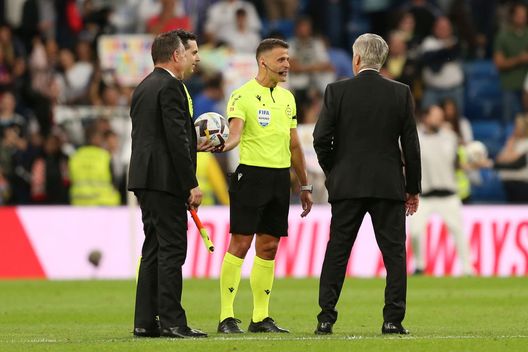 Dall’euroderby di Milano al Clasico di Spagna: riecco Gil Manzano, l’arbitro “indigesto” al Barça…- immagine 2