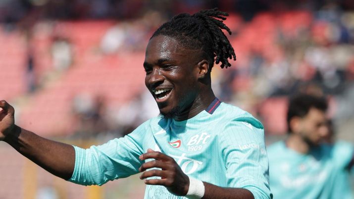 Jonathan Rowe attaccante del Bologna è un obiettivo di calciomercato del Milan per l'estate 2026