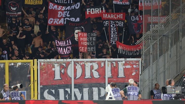 LECCE, ITALY - AUGUST 29: Fans of AC Milan attends before the Serie A match between US Lecce and AC Milan at Stadio Via del Mare on August 29, 2025 in Lecce, Italy. (Photo by Claudio Villa/AC Milan via Getty Images) Milan