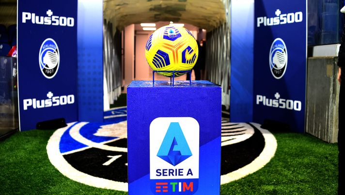 BERGAMO, ITALY - DECEMBER 20: A ball of Nike and serie A logo is displayed prior the Serie A match between Atalanta BC and AS Roma at Gewiss Stadium on December 20, 2020 in Bergamo, Italy. Sporting stadiums around Italy remain under strict restrictions due to the Coronavirus Pandemic as Government social distancing laws prohibit fans inside venues resulting in games being played behind closed doors. (Photo by Pier Marco Tacca/Getty Images) Atalanta-Cagliari, Serie A