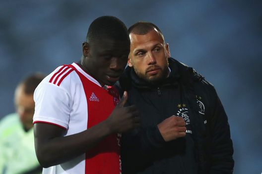 AMSTERDAM, OLANDA- APRILE 02: Ajax allenatore, John Heitinga (Foto di Dean Mouhtaropoulos/Getty Images) L’Ajax sceglie l’allenatore: il post Farioli sarà Heitinga- immagine 3