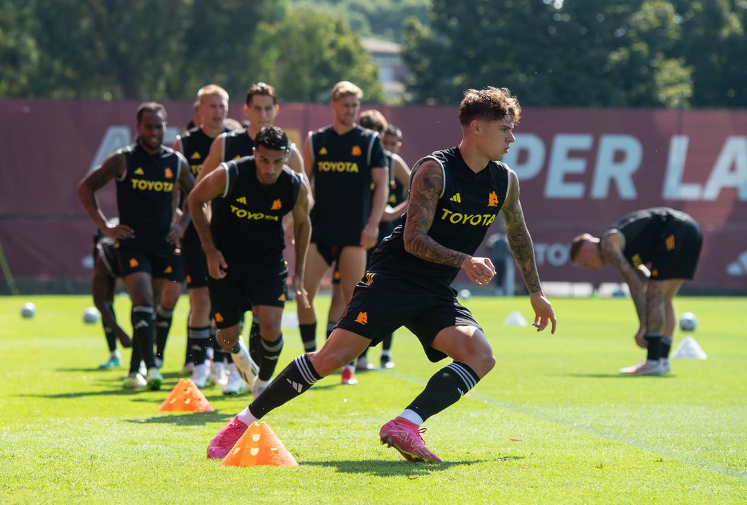 La Roma torna ad allenarsi in vista della sfida contro il Verona – FOTO GALLERY - immagine 12