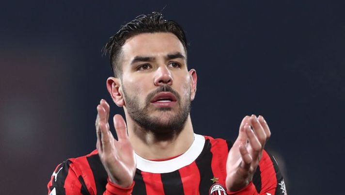 COMO, ITALY - JANUARY 14: Theo Hernandez of AC Milan salutes the crowd at the end of Serie A match between Como 1907 and AC Milan at Stadio G. Sinigaglia on January 14, 2025 in Como, Italy. (Photo by Marco Luzzani/Getty Images)  Milan