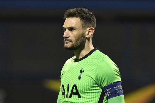 Lloris ai tempi del Tottenham.(Photo by Jurij Kodrun/Getty Images) Il Mondiale per Club tra passato e futuro: tutti gli ex campioni presenti in campo- immagine 9