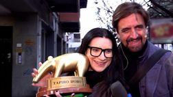 Striscia La Notizia: tapiro d’oro a Laura Pausini, ecco perché