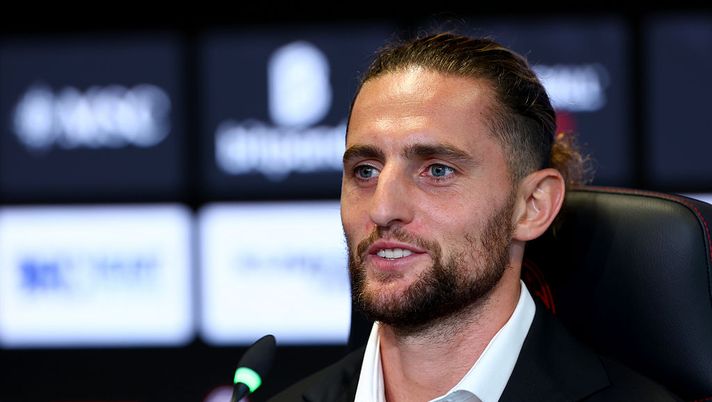 MILAN, ITALY - SEPTEMBER 12: Adrien Rabiot of AC Milan speaks with media during his Press Conference at Casa Milan on September 12, 2025 in Milan, Italy. (Photo by Giuseppe Cottini/AC Milan via Getty Images)  adrien-rabiot-conferenza-stampa-presentazione-casa-milan-tv-news-dichiarazioni-foto-frasi-parole-2