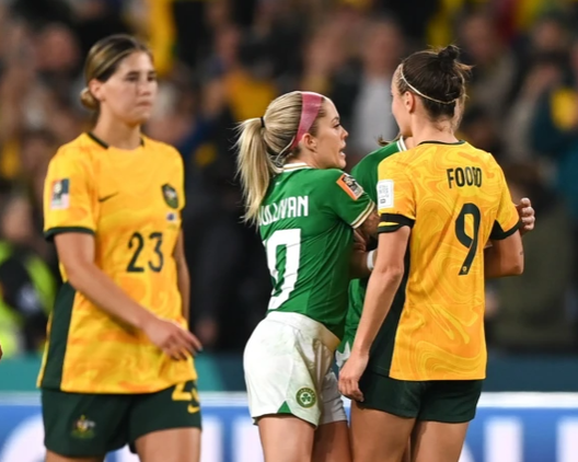 Mondiali femminili: prima le nega il saluto, poi il duro confronto. Tutto per alcune foto a Ibiza con la ex…- immagine 4