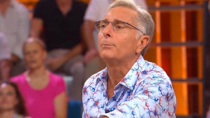 Screen Canale 5
Claudio Lippi: “Non pretendo i soldi di Amadeus o De Martino. Bonolis? Tra noi è rimasta…” - immagine 1