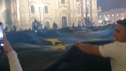 VIDEO FCIN1908 / Inter Campione d’Italia: tifosi nerazzurri scatenati in piazza Duomo