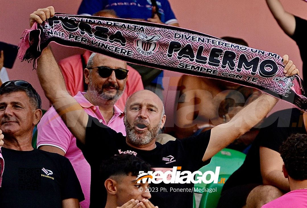 FOTOTIFO Palermo-Feralpisalò 3-0, gli scatti ai tifosi al “Renzo Barbera” (GALLERY) - immagine 31